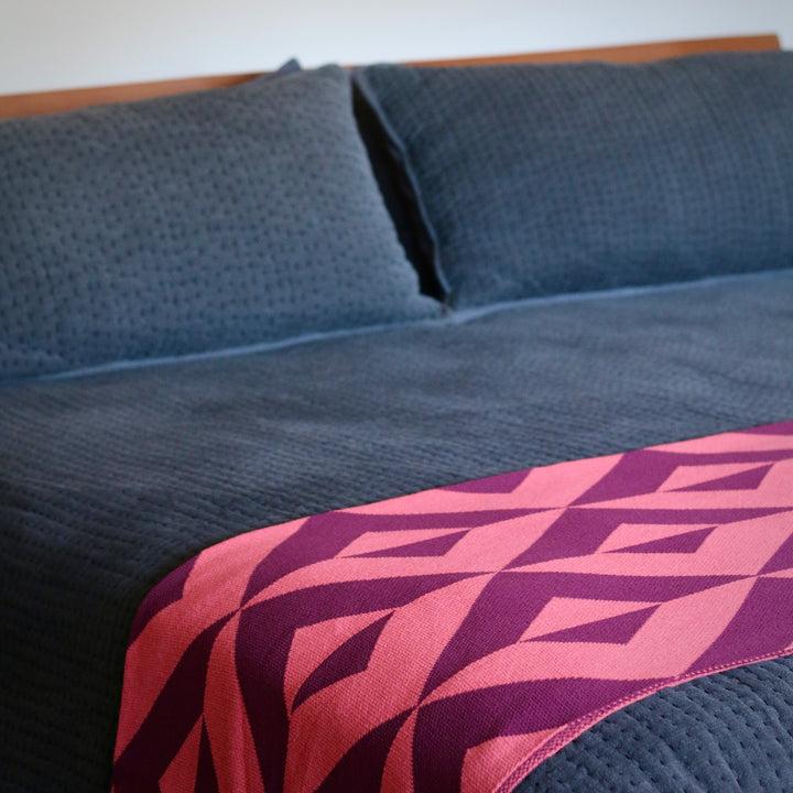 MODERN PATTERN BED SCARF