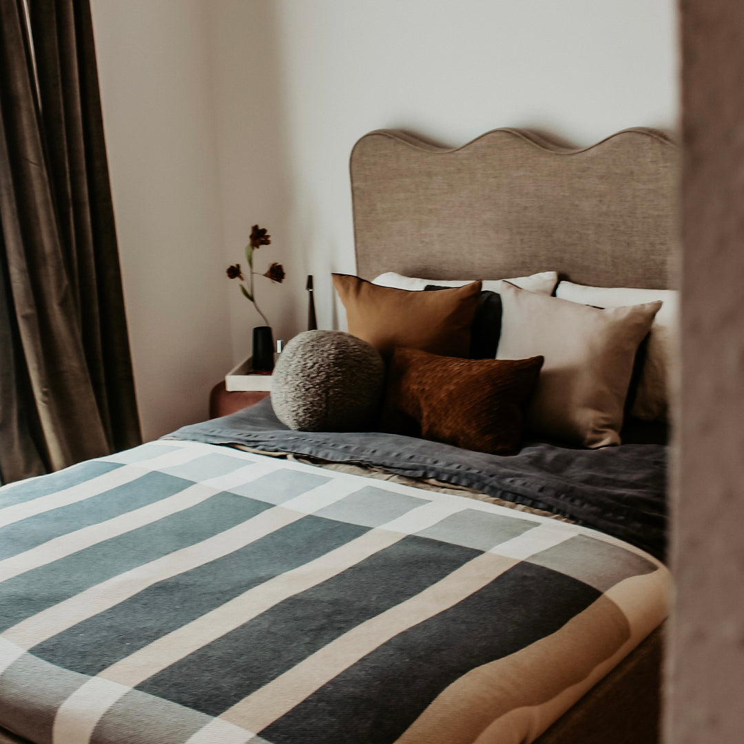 Decorative Throws Habitat Bed Throw Layers Throw Blanket In Linen