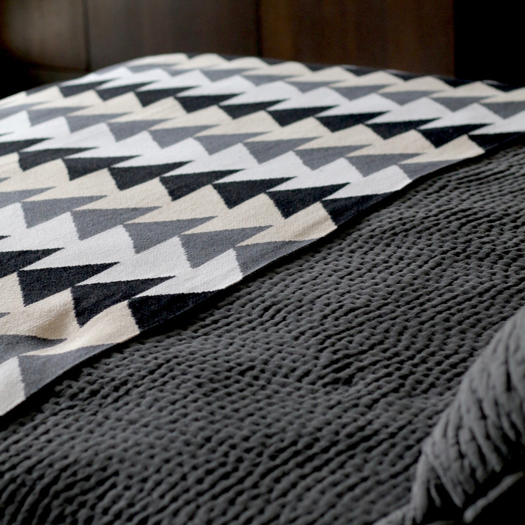 Aero King and Queen Bed Runner- Black / Dove / Linen