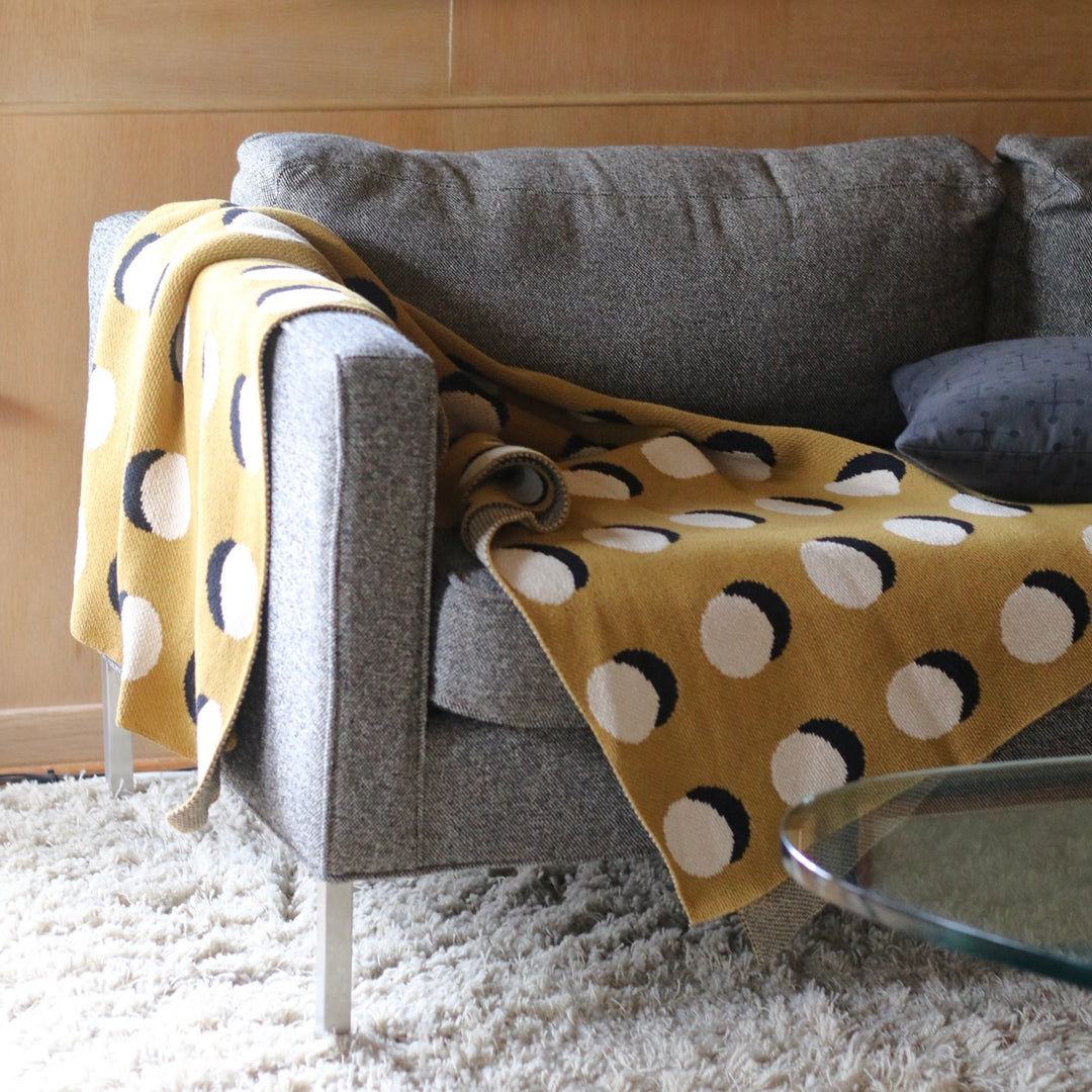 MODERN GOLD AND BLACK THROW