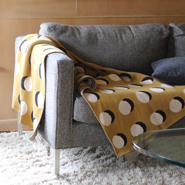 MODERN GOLD AND BLACK THROW