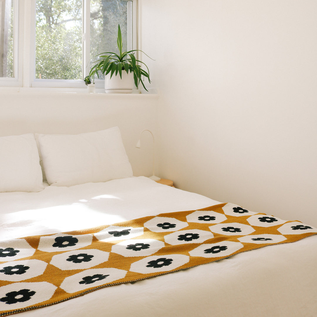 GOLD MODERN THROW BLANKET