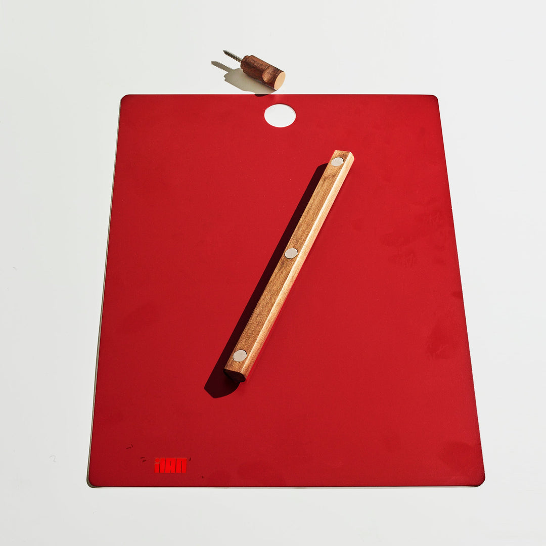 The Magnetic Clipboard - Red
