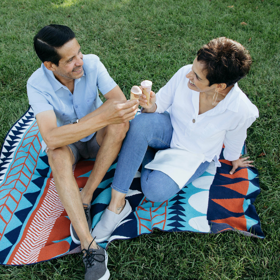 Picnic on a Happy Habitat Throw